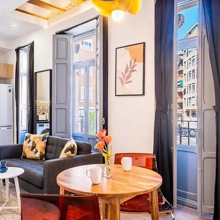 Classy Studio Apartment With Unique Design Valencia Exterior photo