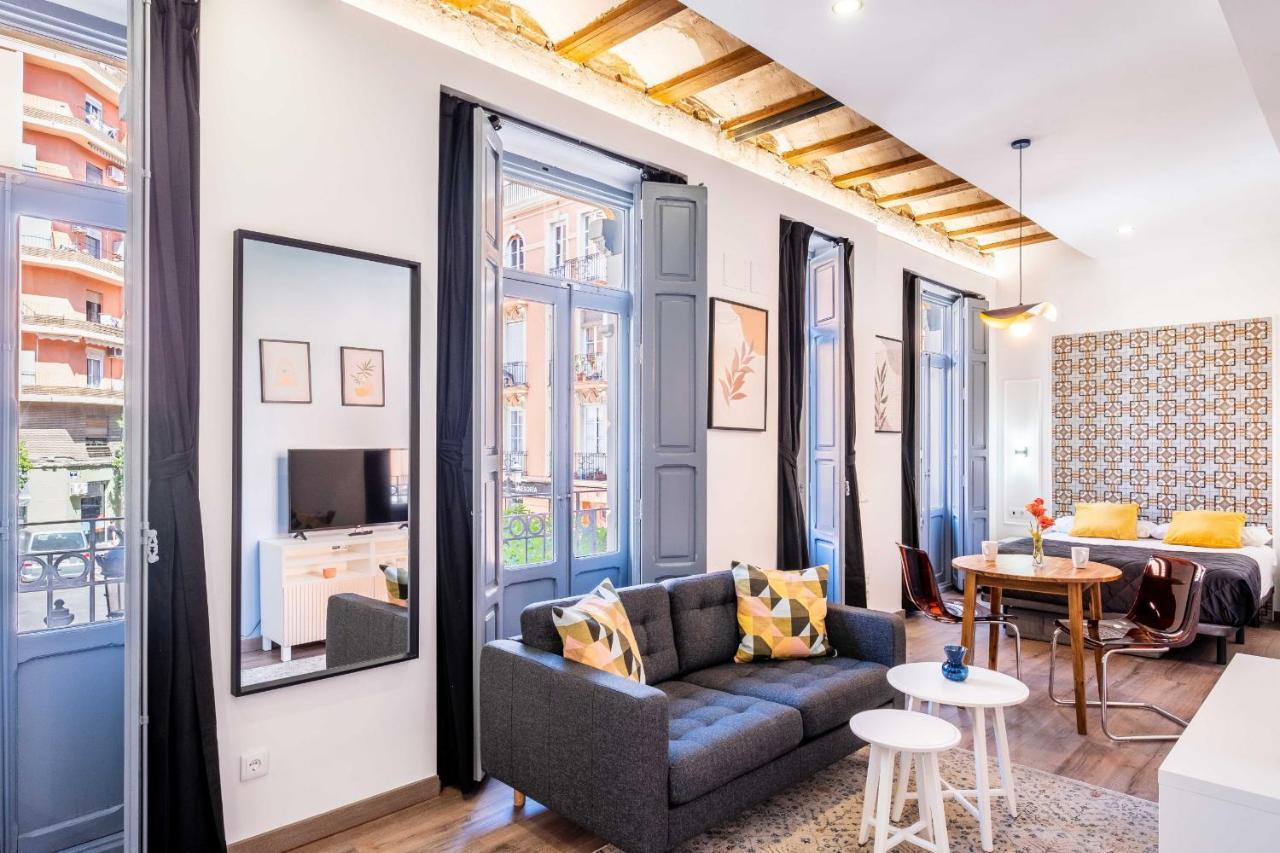 Classy With Unique Design Apartment Valencia